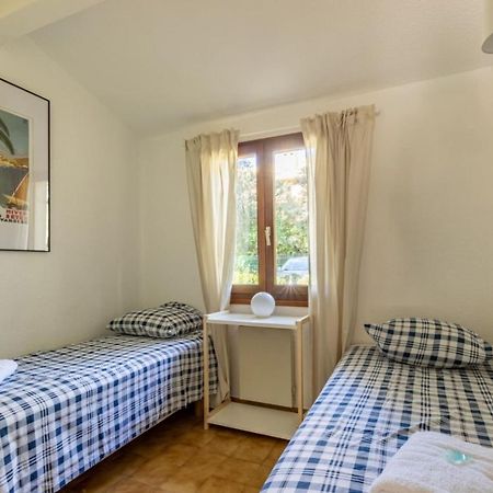 Апартаменты Nice Apt For 4 With Terrace And Pool Бандоль Экстерьер фото