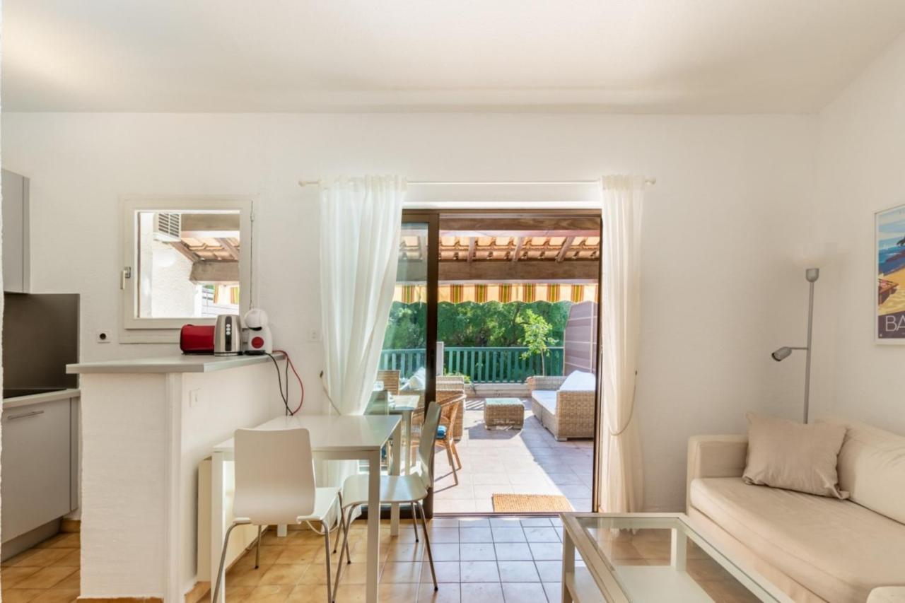 Апартаменты Nice Apt For 4 With Terrace And Pool Бандоль Экстерьер фото