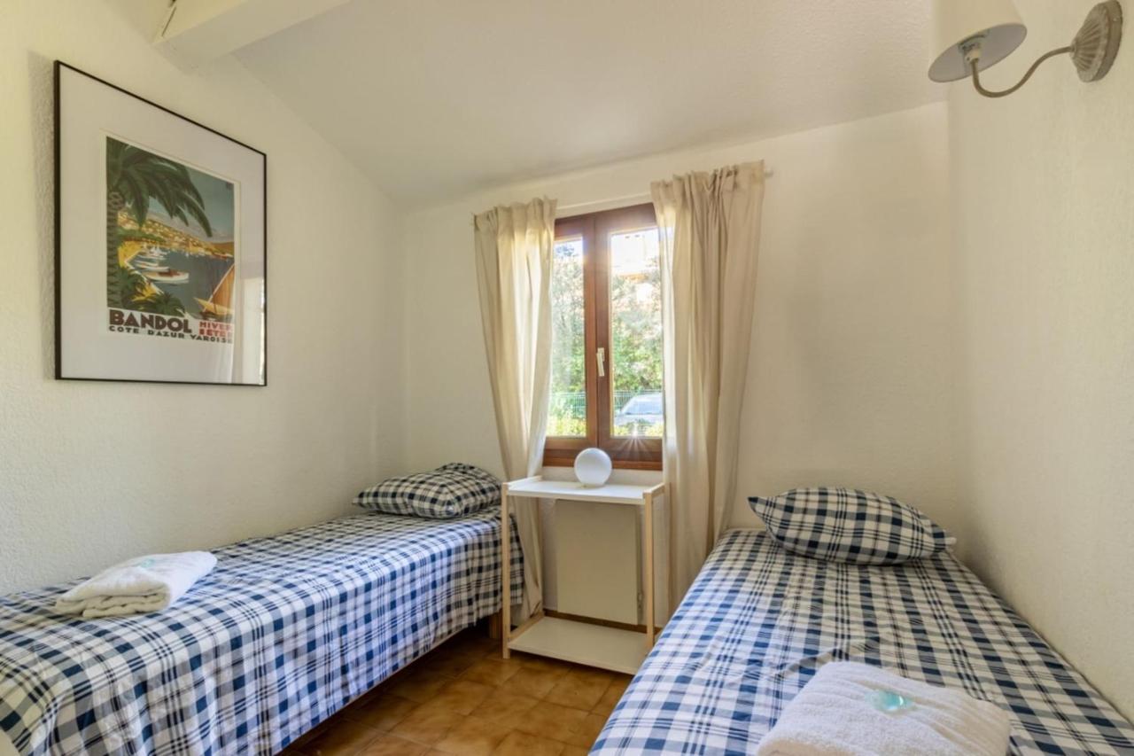 Апартаменты Nice Apt For 4 With Terrace And Pool Бандоль Экстерьер фото