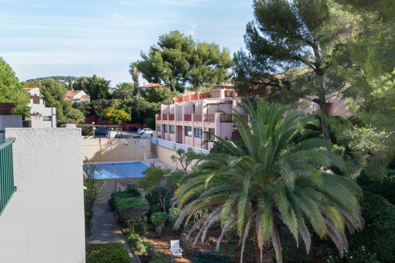 Апартаменты Nice Apt For 4 With Terrace And Pool Бандоль Экстерьер фото